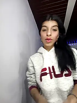 Snapshot of Ariell_Kieran chatting on February 19, 2025, 12:46 am Ariell Kieran online show from February 19, 2025, 12:46 am