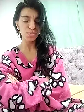 Snapshot of Ariell_Kieran chatting on February 3, 2026, 6:40 am Ariell Kieran online show from February 3, 2026, 6:40 am