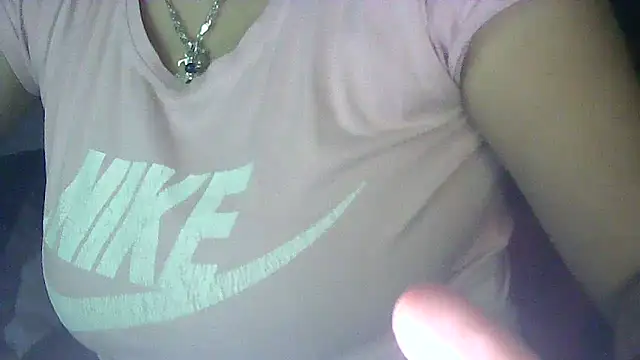 Snapshot of Cicamica12 chatting on November 17, 2025, 6:23 pm Cicamica12 online show from November 17, 2025, 6:23 pm