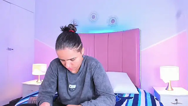 Liiam smith  online show from September 10, 2025, 1:10 pm