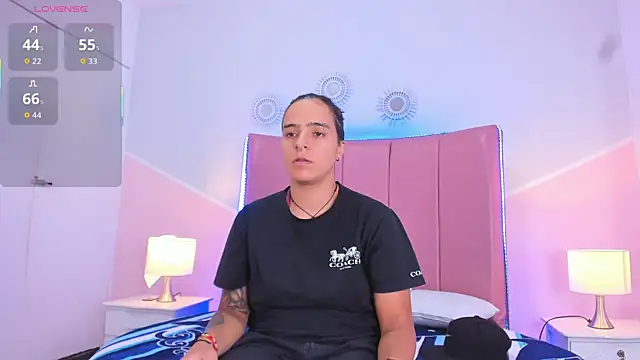 Liiam smith  online show from September 19, 2025, 9:52 pm