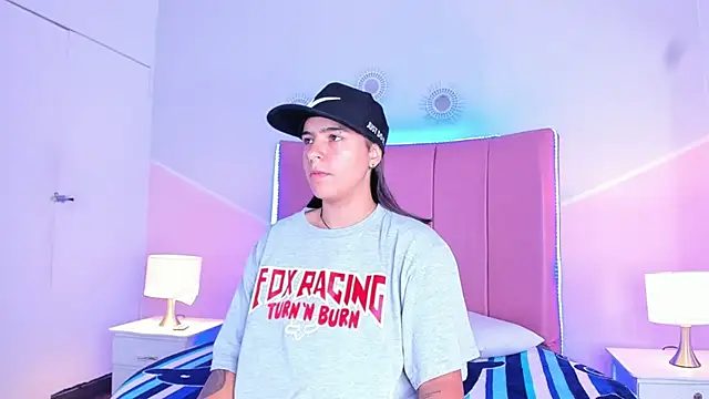 Liiam smith  online show from September 23, 2025, 1:07 pm