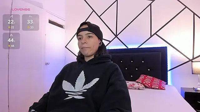 Liiam smith  online show from March 10, 2025, 11:55 am