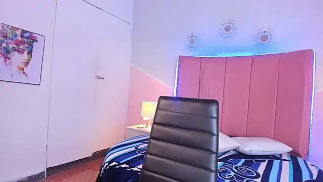 Liiam smith  online show from October 13, 2025, 1:12 pm