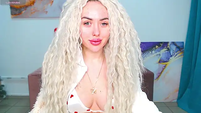 Snapshot of MissisCaty chatting on February 23, 2025, 7:17 pm MissisCaty online show from February 23, 2025, 7:17 pm