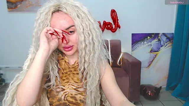 Snapshot of MissisCaty chatting on February 25, 2025, 10:42 pm MissisCaty online show from February 25, 2025, 10:42 pm