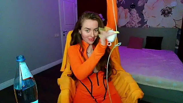 Snapshot of MissisCaty chatting on May 16, 2026, 7:02 pm MissisCaty online show from May 16, 2026, 7:02 pm