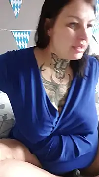 CannabisQueenn online show from September 30, 2025, 7:25 am