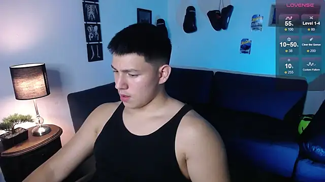 JamesCr  online show from April 4, 2026, 11:33 pm