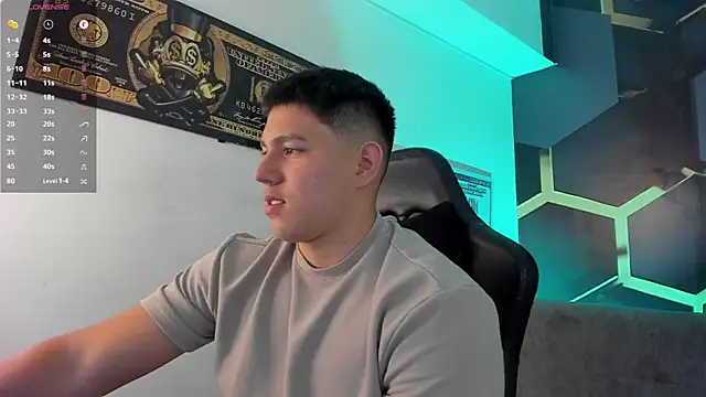 Snapshot of JamesCr_ chatting on September 11, 2025, 2:55 am JamesCr online show from September 11, 2025, 2:55 am