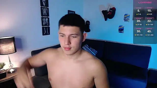 JamesCr  online show from April 9, 2026, 11:11 pm