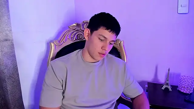 Snapshot of JamesCr_ chatting on March 7, 2025, 8:11 pm JamesCr online show from March 7, 2025, 8:11 pm