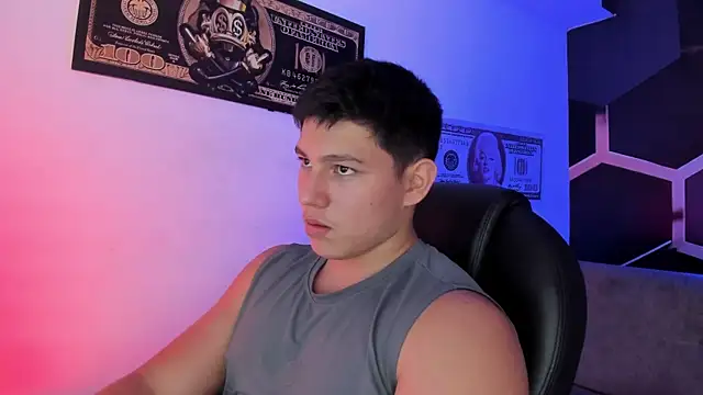 Snapshot of JamesCr_ chatting on September 30, 2025, 3:01 am JamesCr online show from September 30, 2025, 3:01 am