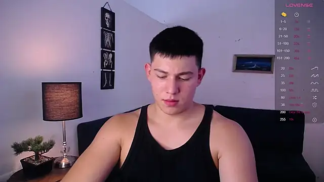 Snapshot of JamesCr_ chatting on February 13, 2026, 5:13 pm JamesCr online show from February 13, 2026, 5:13 pm