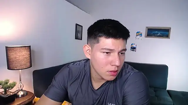 Snapshot of JamesCr_ chatting on February 17, 2026, 1:36 am JamesCr online show from February 17, 2026, 1:36 am