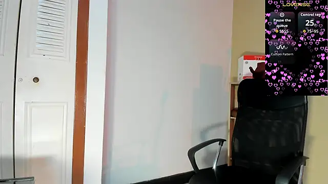 Snapshot of Violetta_0 chatting on December 22, 2025, 1:33 pm Violetta 0 online show from December 22, 2025, 1:33 pm