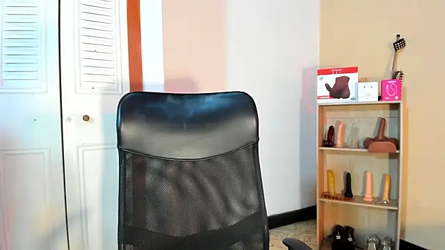 Snapshot of Violetta_0 chatting on February 13, 2026, 2:06 pm Violetta 0 online show from February 13, 2026, 2:06 pm