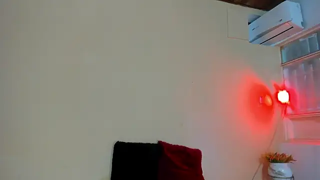 Snapshot of Violetta_0 chatting on February 17, 2026, 2:03 pm Violetta 0 online show from February 17, 2026, 2:03 pm