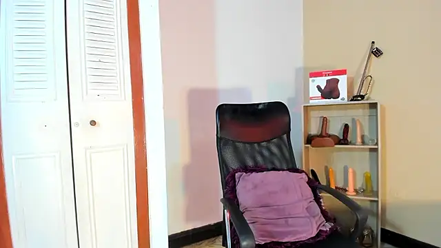 Snapshot of Violetta_0 chatting on February 3, 2026, 1:38 pm Violetta 0 online show from February 3, 2026, 1:38 pm