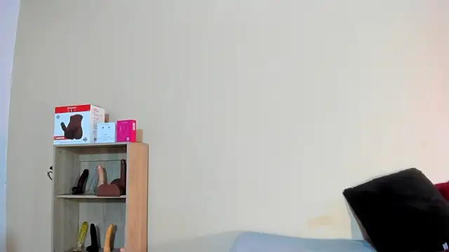 Snapshot of Violetta_0 chatting on February 26, 2026, 1:11 pm Violetta 0 online show from February 26, 2026, 1:11 pm