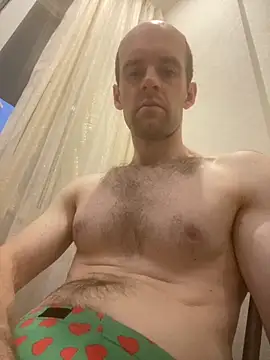 LynnAhNight online show from September 9, 2025, 2:54 am