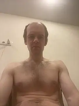 LynnAhNight online show from February 24, 2025, 3:23 am