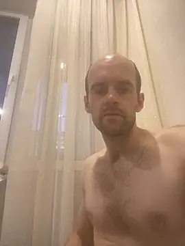 LynnAhNight online show from September 13, 2025, 2:55 am