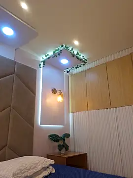 Snapshot of AzunaStar chatting on November 26, 2025, 10:32 pm AzunaStar online show from November 26, 2025, 10:32 pm