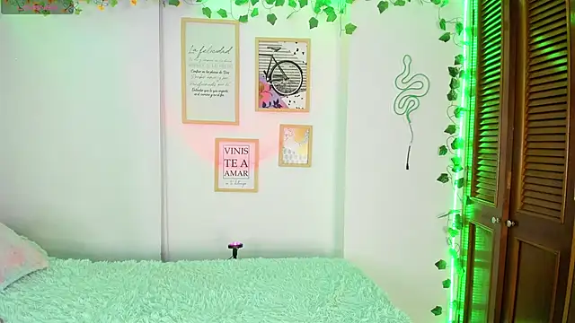 Snapshot of NamiDoll chatting on March 18, 2025, 5:12 am NamiDoll online show from March 18, 2025, 5:12 am