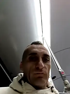 ANGELSANTAMARIA- online show from October 2, 2025, 6:22 pm