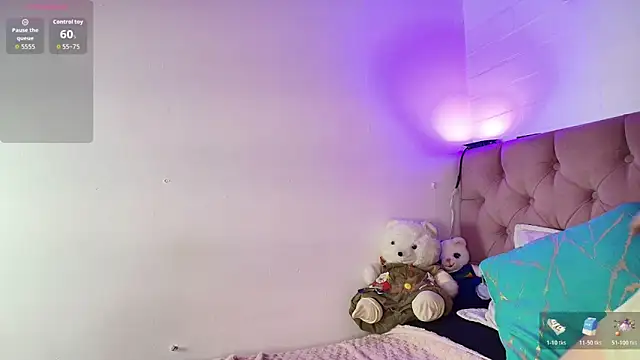 PepperTwink online show from November 11, 2025, 5:08 pm