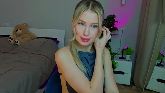 AnitaLamb online show from November 30, 2025, 7:42 am