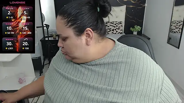 Snapshot of Aaliyah11 chatting on November 25, 2025, 12:22 am Aaliyah11 online show from November 25, 2025, 12:22 am