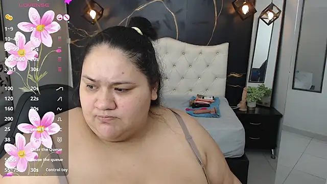 Snapshot of Aaliyah11 chatting on March 21, 2025, 2:39 am Aaliyah11 online show from March 21, 2025, 2:39 am