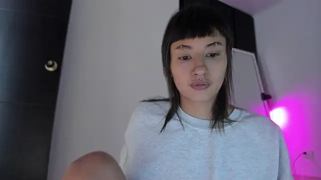 ggor4w33 online show from February 19, 2026, 12:35 pm