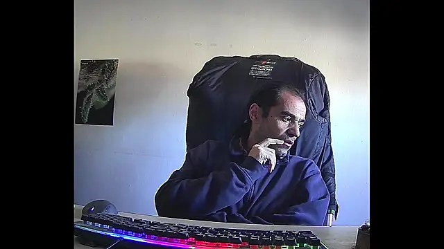 ReyDeBotones online show from April 3, 2026, 2:45 pm