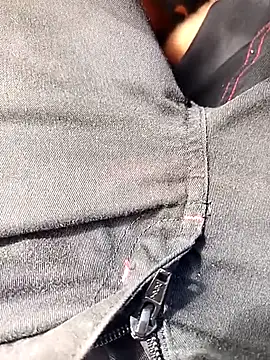 Dam70 online show from September 10, 2025, 10:47 am