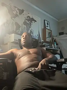 Snapshot of BigDMann40 chatting on January 11, 2026, 8:32 am BigDMann40 online show from January 11, 2026, 8:32 am