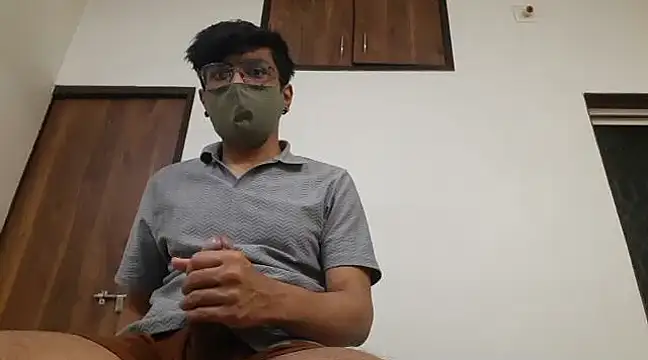 Snapshot of kk77102 chatting on March 5, 2025, 6:23 pm kk77102 online show from March 5, 2025, 6:23 pm