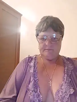 ElzaJewel online show from June 21, 2026, 8:47 pm