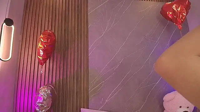 ariana jhonson1 online show from April 10, 2026, 12:23 pm