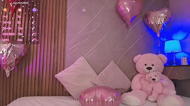 ariana jhonson1 online show from April 9, 2026, 12:33 pm