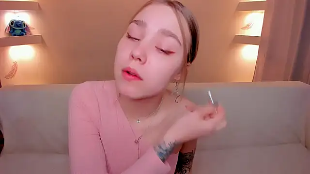 YourMegan online show from November 13, 2025, 5:39 pm