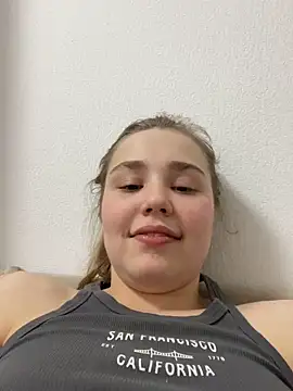 Snapshot of YourMegan chatting on May 7, 2026, 9:07 pm YourMegan online show from May 7, 2026, 9:07 pm