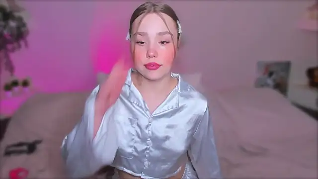 Snapshot of YourMegan chatting on May 1, 2026, 5:40 pm YourMegan online show from May 1, 2026, 5:40 pm