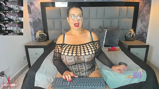 Snapshot of Your_Lady_Milf chatting on January 13, 2026, 7:07 pm Your Lady Milf online show from January 13, 2026, 7:07 pm