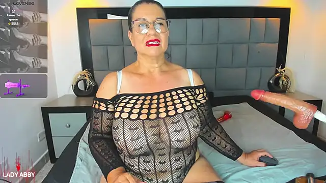 Your Lady Milf online show from October 4, 2025, 10:55 pm
