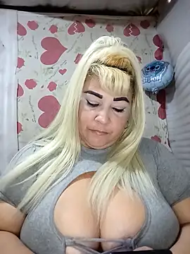 Snapshot of BonniAdams chatting on February 6, 2026, 8:27 pm BonniAdams online show from February 6, 2026, 8:27 pm