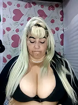 Snapshot of BonniAdams chatting on December 18, 2025, 10:30 am BonniAdams online show from December 18, 2025, 10:30 am