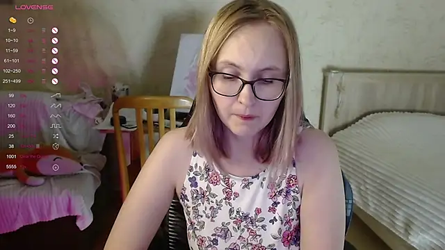 Snapshot of Agatha_Mott chatting on October 27, 2025, 3:07 am Agatha Mott online show from October 27, 2025, 3:07 am